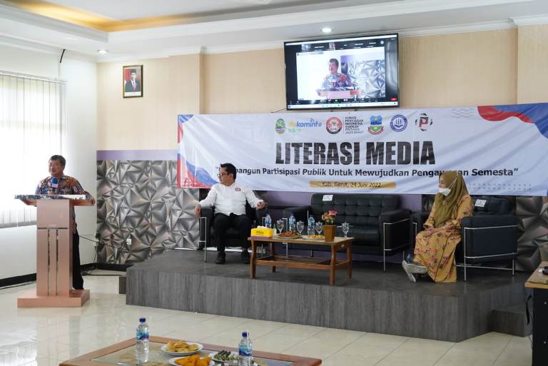 KPID Jabar bersama Periskop Media menggelar workshop literasi media di Aula FKOMINFO Universitas Garut, Jumat (25/6/2022) 