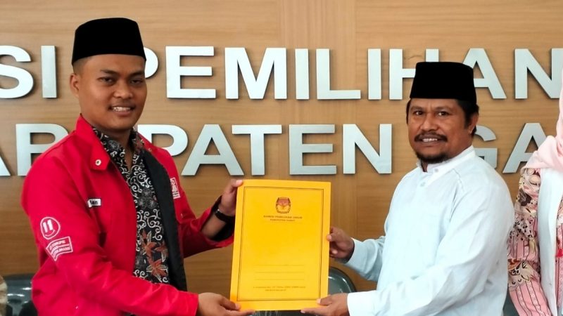 Pengurus DPD PSI Kabupaten Garut mengunjungi Kantor KPU Kabupaten Garut, Jumat (17/6/2022) 