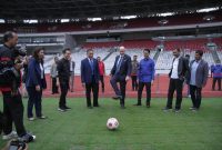 Presiden Fifa siap bantu sepak bola Indonesia. Foto: Pssi.