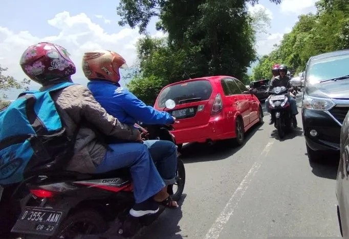 kepadatan lalu lintas Bandung Garut