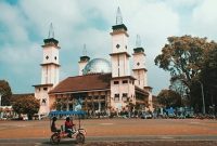 Foto Alun-alun Garut dan Masjid Agung-Disparbud Garut