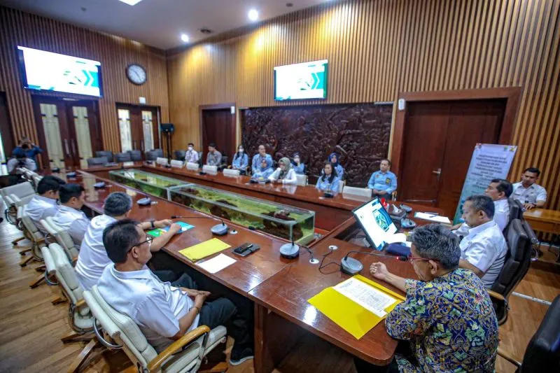 Situasi pertemuan Pemerintah Kota Bandung dengan panitia pembangunan Tol Gedebage - Tasikmalaya - Cilacap (Getaci), di Balai Kota Bandung, Rabu (12/4/2023). (ANTARA/Istimewa)